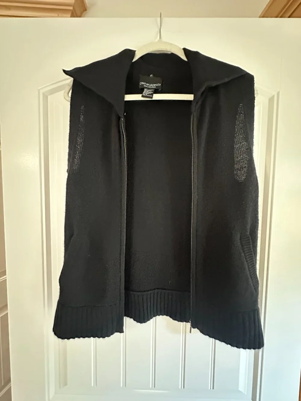 Cynthia Rowley Black 100% Cashmere Zip Front Sleeveless Cardigan S